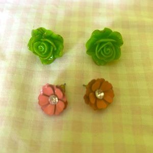 Set of 2 Flower earrings